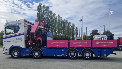 Magenta farve til massiv Hiab kran