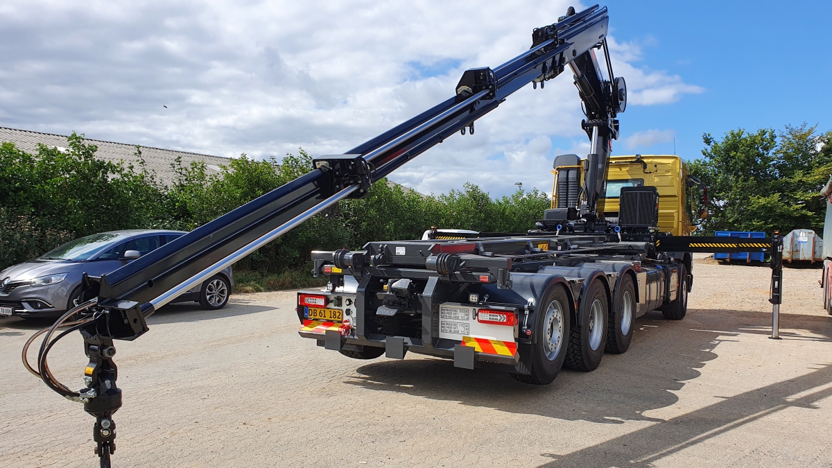 SAWO CLF432S-3W + HIAB X-302 EP-5 XSD + NOPA KTH240