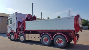 NOPA tipping body for truck - HIAB crane