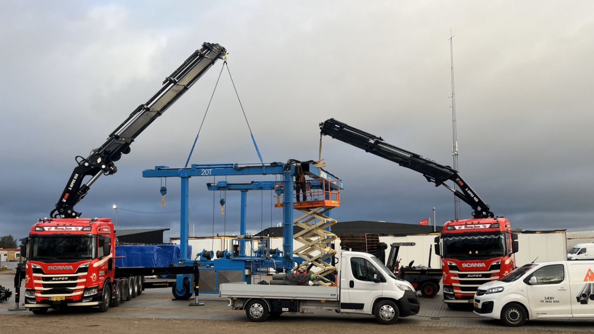 HIAB X-HiPro 858 E-7 + SAWO CLF432S-3W